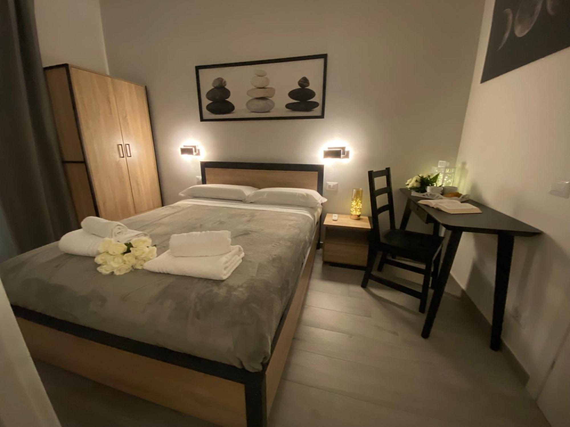 Roma Centro Softrooms Guest House Affittacamere Ngoại thất bức ảnh