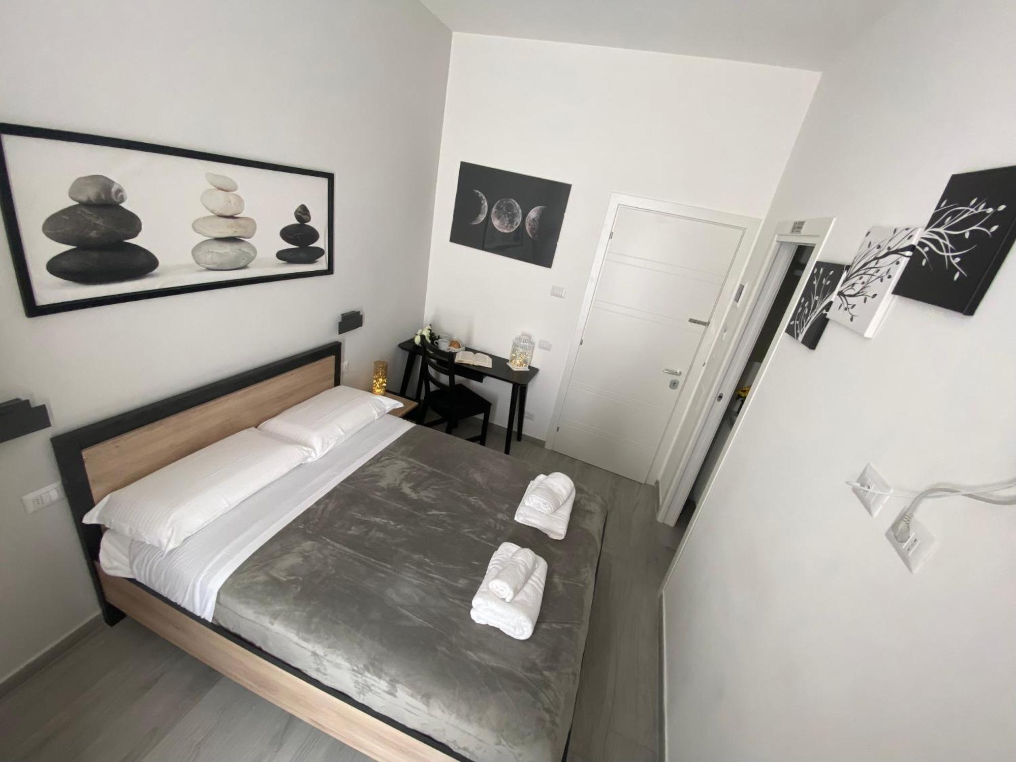 Roma Centro Softrooms Guest House Affittacamere Ngoại thất bức ảnh