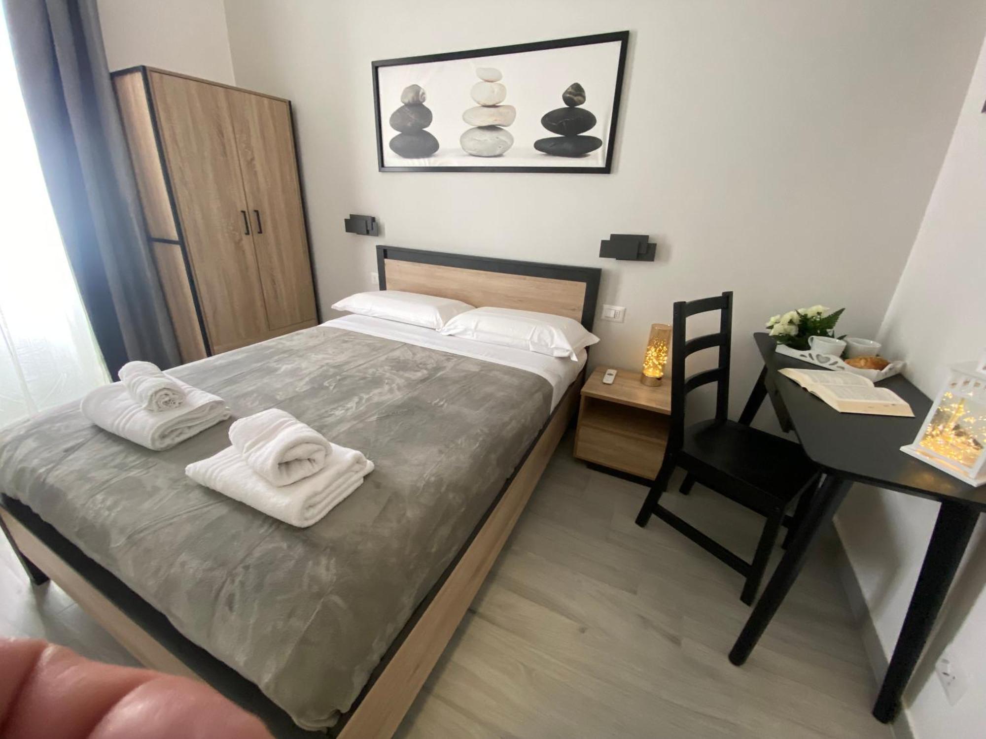 Roma Centro Softrooms Guest House Affittacamere Ngoại thất bức ảnh