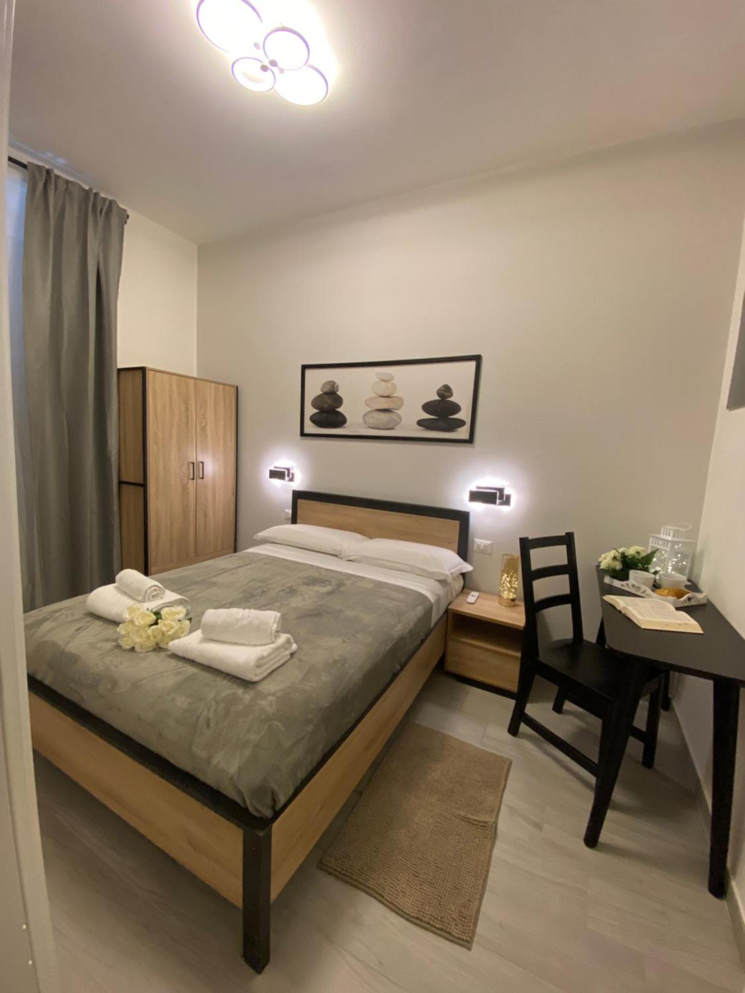 Roma Centro Softrooms Guest House Affittacamere Ngoại thất bức ảnh